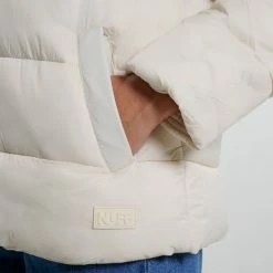 Συμφωνίες 🧨 Μπουφάν Nuff Γυναικείο Μπουφάν OFF WHITE 👍 9 Συμφωνίες 🧨 Μπουφάν Nuff Γυναικείο Μπουφάν OFF WHITE 👍 -Φτηνός nuff Κατάστημα nuff wos mock vest padded 9